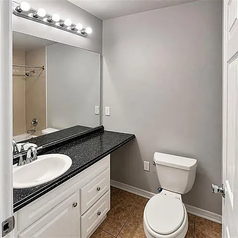 1 bed, 1.0 bath, 900 sqft, $1,200 — Photo 4