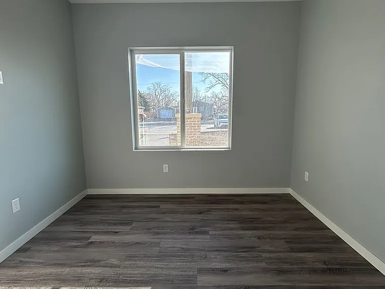 2724 Silver St — Photo 64
