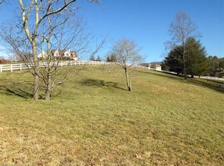 16 Summer Breeze Dr, Fletcher, NC 28732