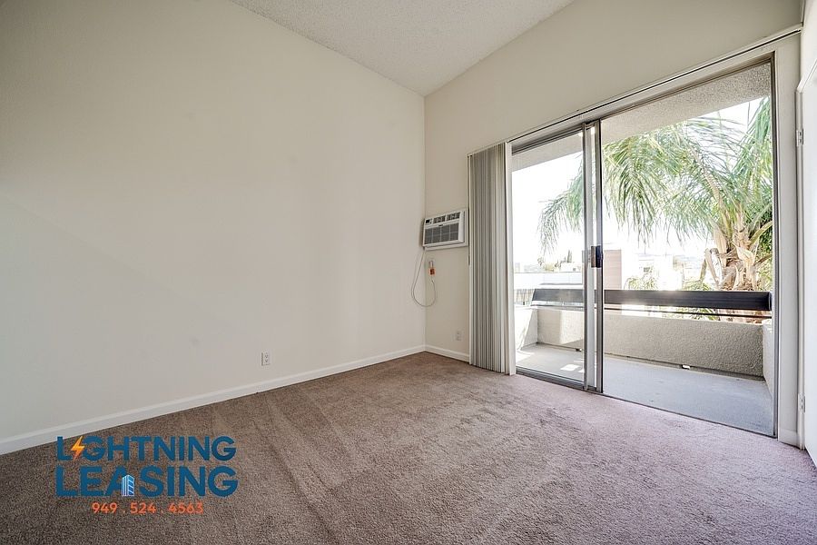 1st image of 11225 3/5 Morrison St #114F