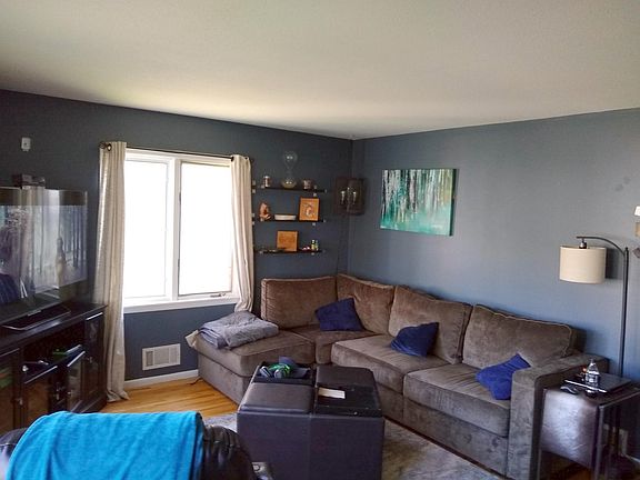 4th image of 2210 Arthur St NE #1