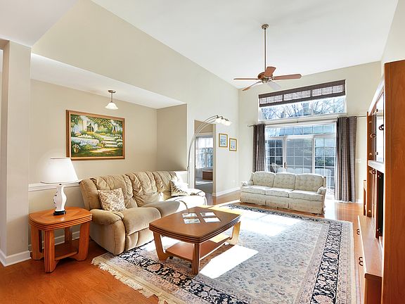 5th image of 2291 Creekwood Dr