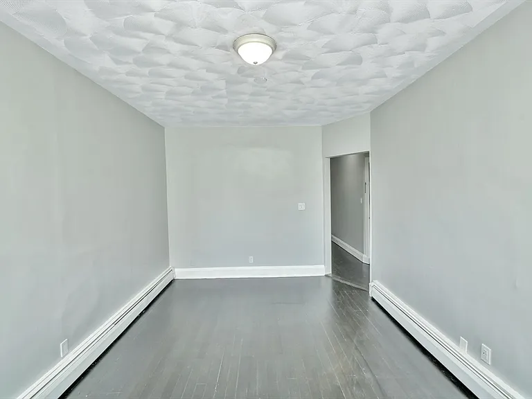 9 Ruthven St #2 — Photo 10