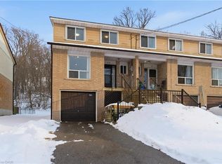 33 Raleigh St #A, Brantford, ON N3T1J8