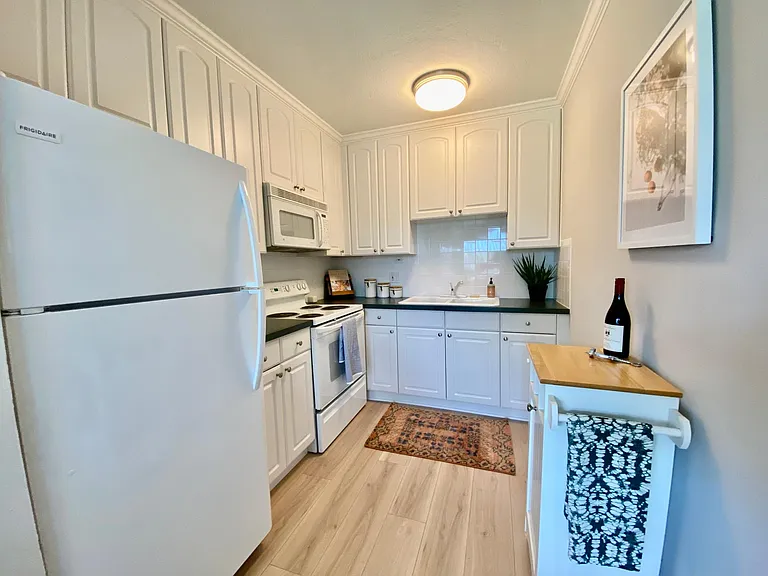 473 12th Ave S #B10 — Photo 6