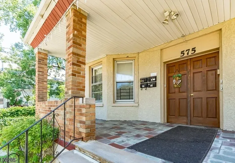 575 Highland Ave #A — Photo 4