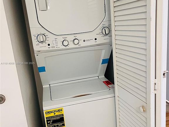 3rd image of 900 SW 8th St APT 806