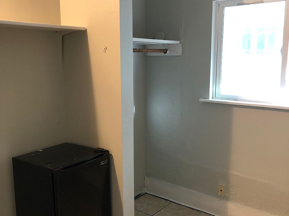 1st image of 4742 16th Ave NE #205