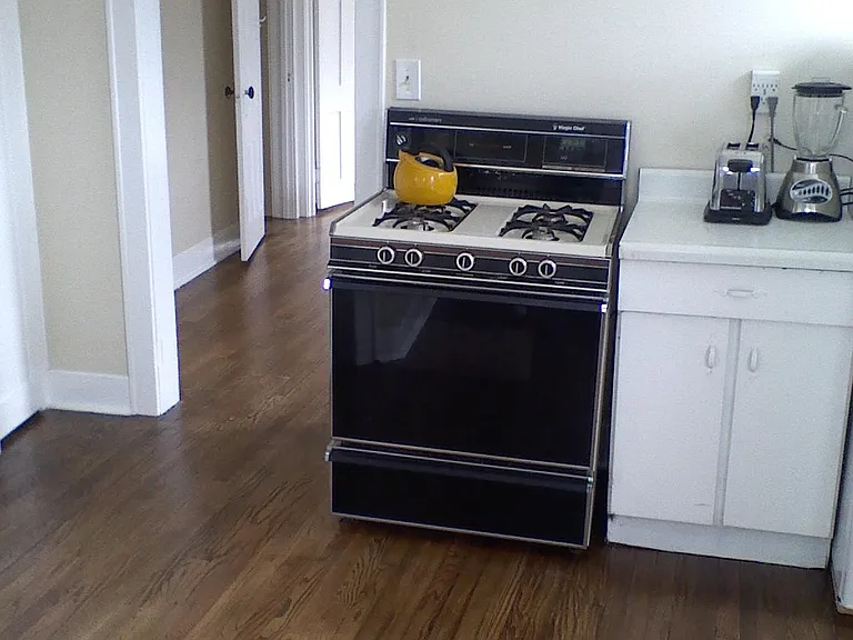 390 Madison Ave #4 — Photo 8