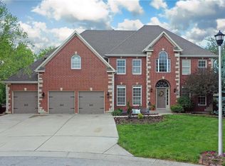 11307 S Lakecrest Dr, Olathe, KS 66061
