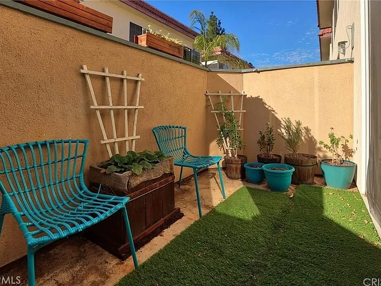 18640 Collins St #116 — Photo 11