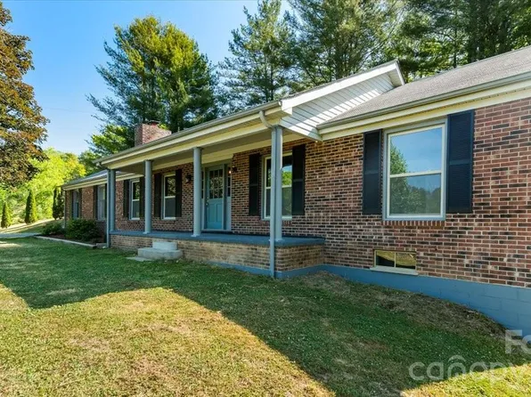 14 Jack Sullins Rd, Spruce Pine, NC 28777