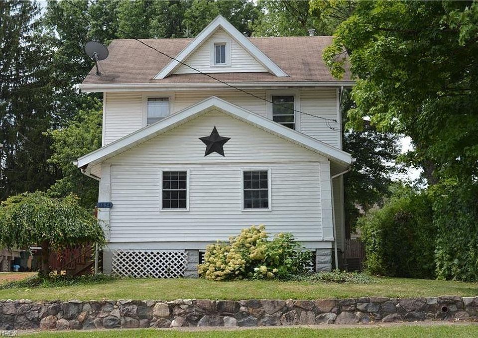 1st image of 2654 Maplewood St