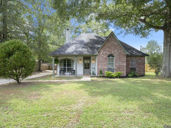 27561 Country Dr, Walker, LA 70785