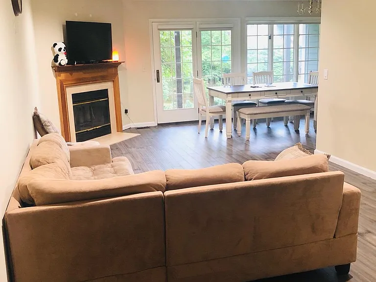 166 Surrey Ct #166 — Photo 32