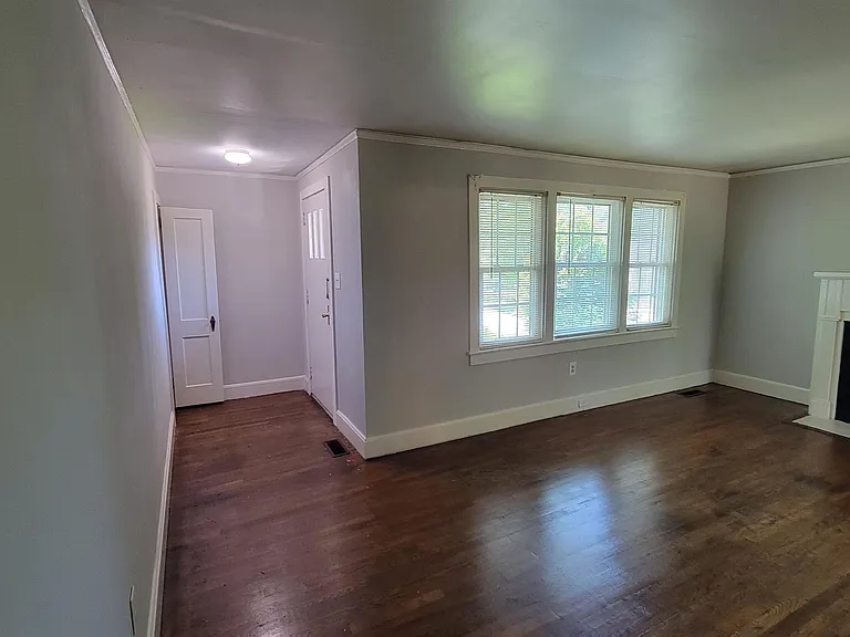307 Jennings Ave #1 — Photo 7