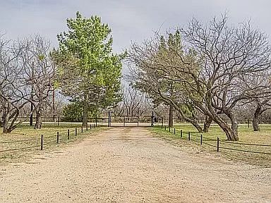 3rd image of 10861 Twin Lakes Ln