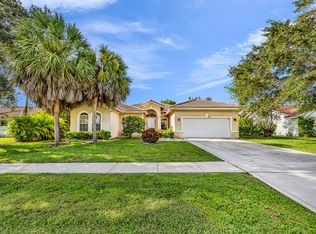10555 Paso Fino Dr, Lake Worth, FL 33449