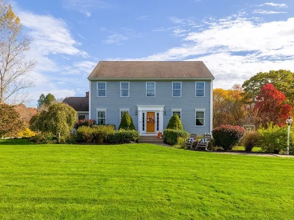 5 Kayla Ln, Dudley, MA 01571