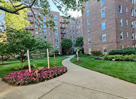 Sold by KNY Realty Group LLC | media 39