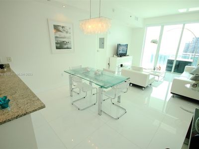 950 Brickell Bay Dr APT 4701, Miami, FL, 33131