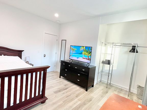 4th image of 9500 College Way N