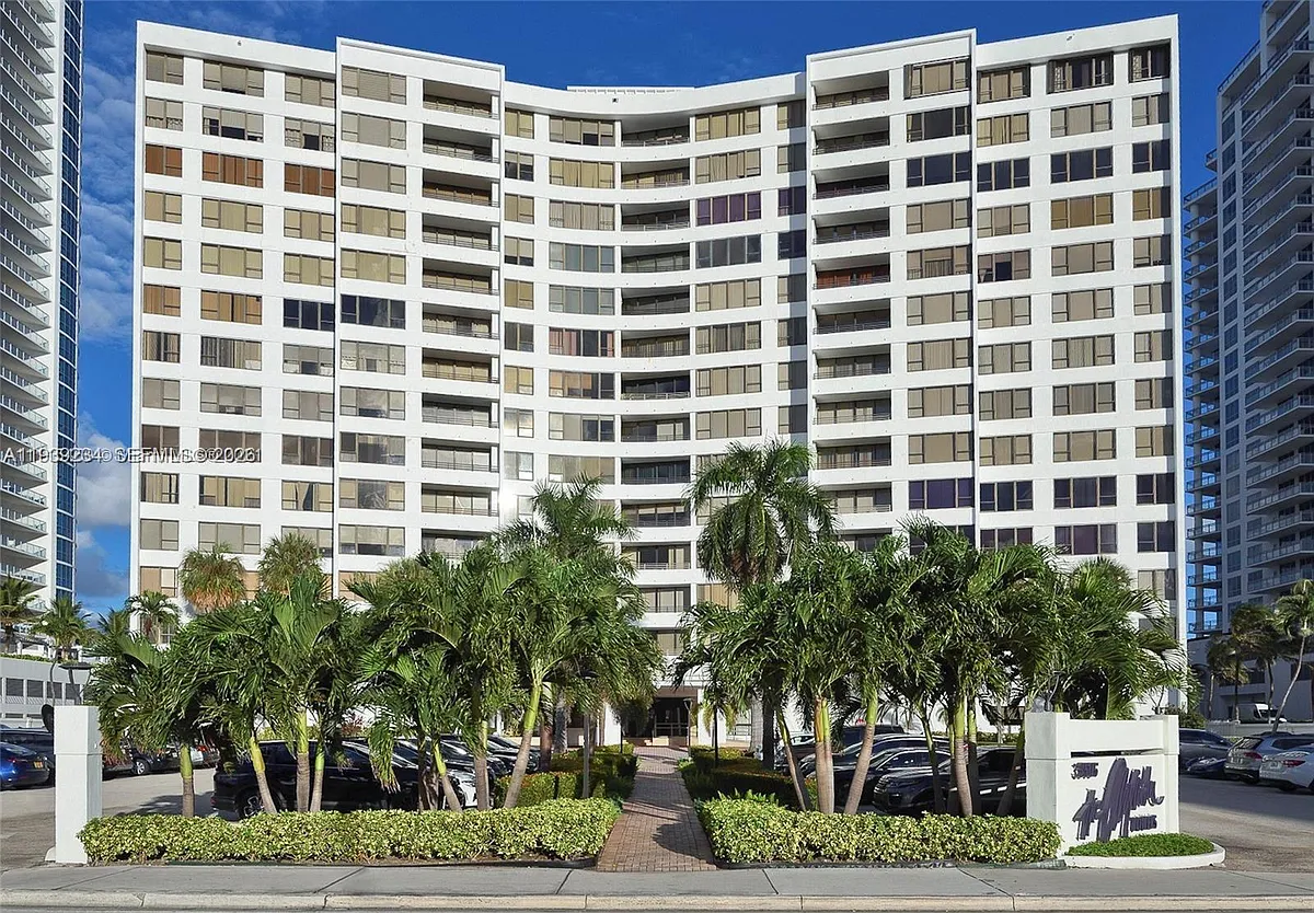 Building Photo - 3505 S Ocean Dr #1514