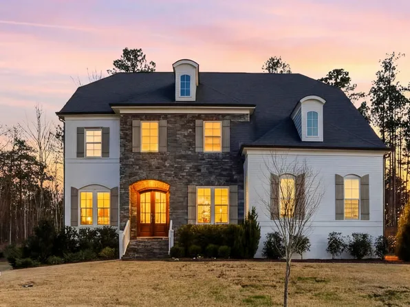 304 Channel Cove Dr, Holly Springs, NC 27540