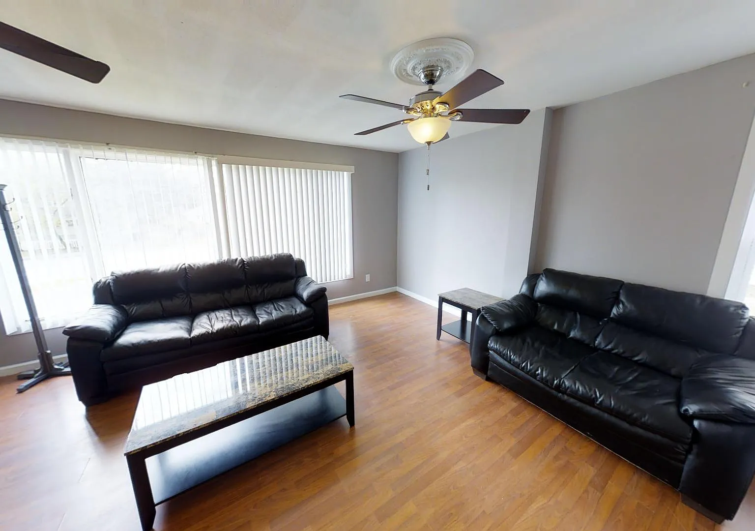 3 bed, 1.5 bath, $2,100 — Photo 2