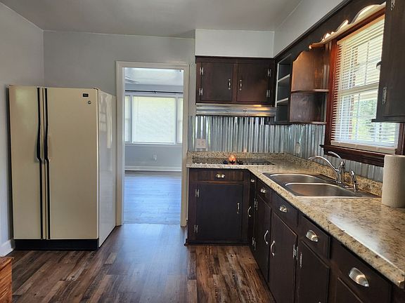 3rd image of 3828 Battlefield Blvd S