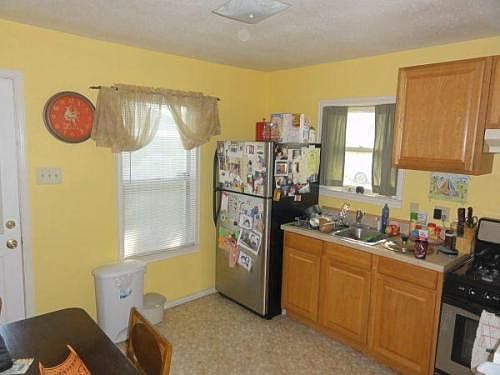 5th image of 410 Walton Ave