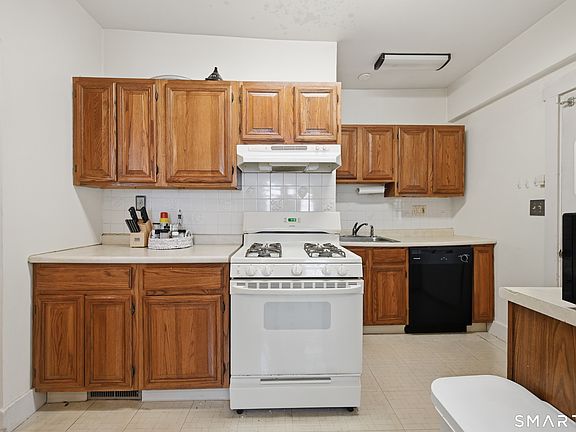 2nd image of 17 Lake Avenue