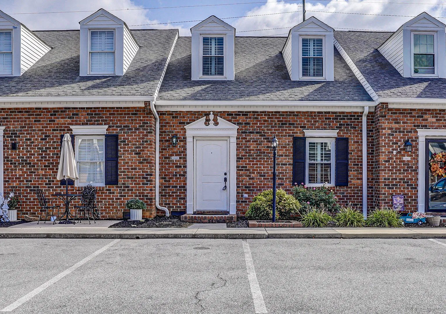 505 Hickory Rd — Photo 1