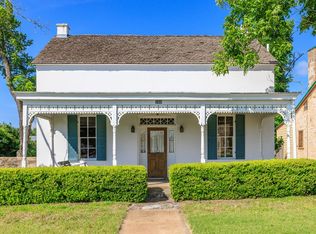 209 W San Antonio St, Fredericksburg, TX 78624