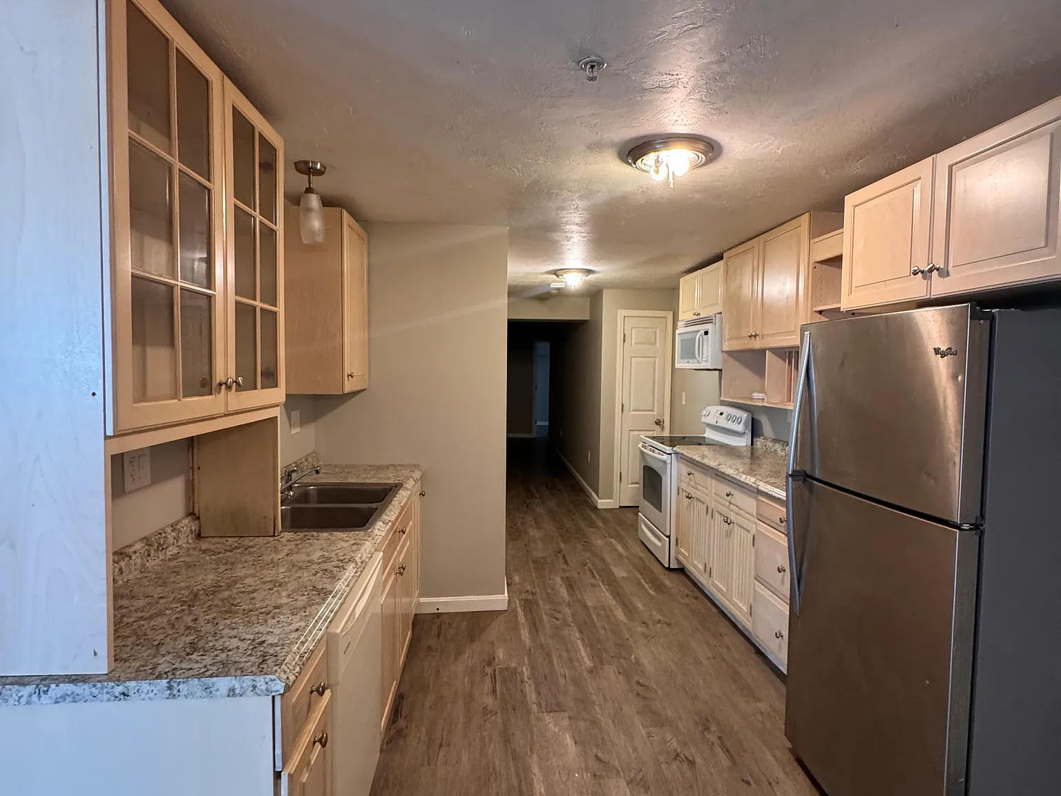 3 bed, 1500 sqft, $2,250 — Photo 3