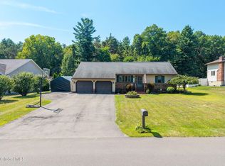 2015 Michael Ln, Schenectady, NY 12306