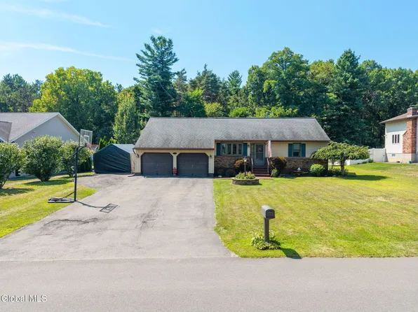 2015 Michael Lane, Schenectady, NY 12306
