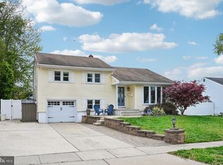 129 Valley Run Dr, Cherry Hill, NJ 08002