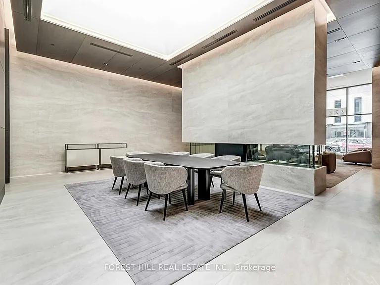2221 Yonge St #5703 — Photo 4