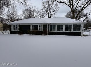 1002 Walnut St, Perrysburg, OH 43551