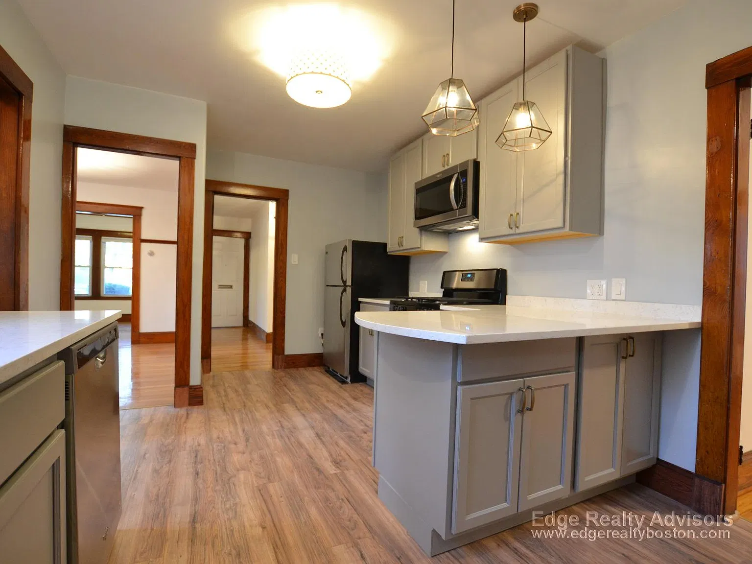 3 bed, 1.0 bath, $3,300 — Photo 2