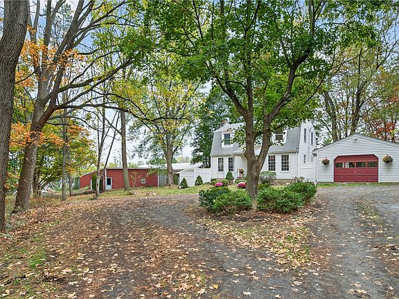 3rd image of 2867 Merritt Hill Rd
