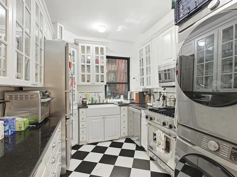 31 Tiemann Pl #7 — Photo 6