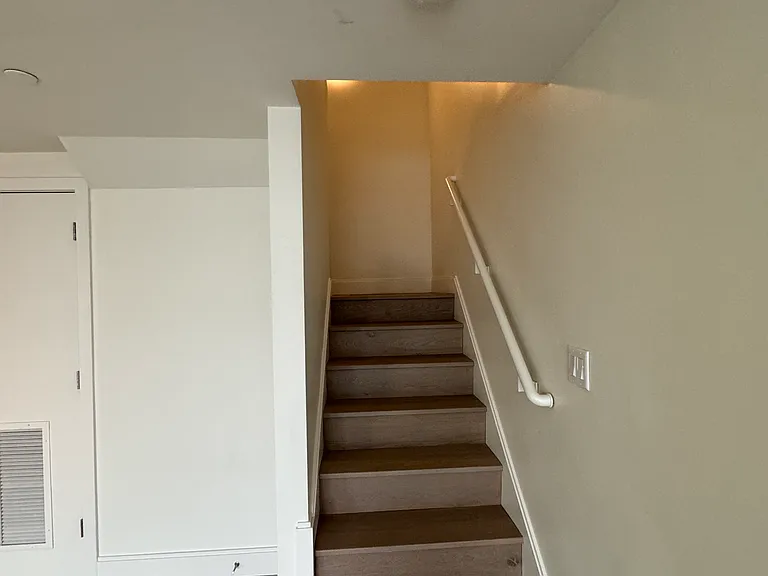 1085 Commonwealth Ave — Photo 12
