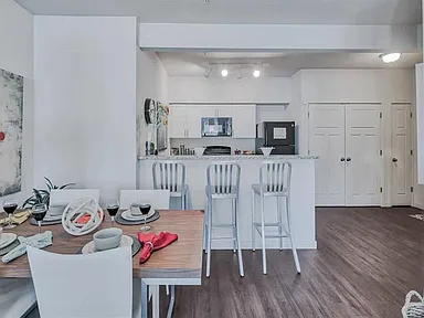 Ecco Apartments