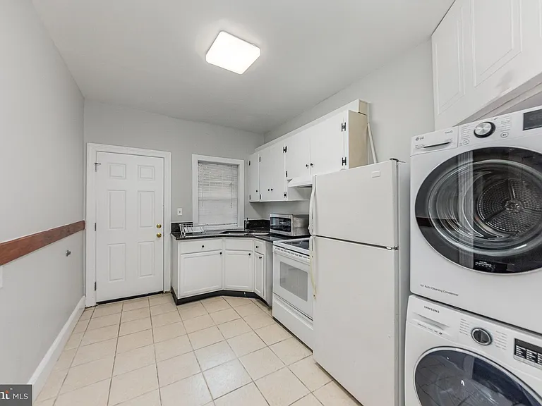 503 Caroline St #1 — Photo 6