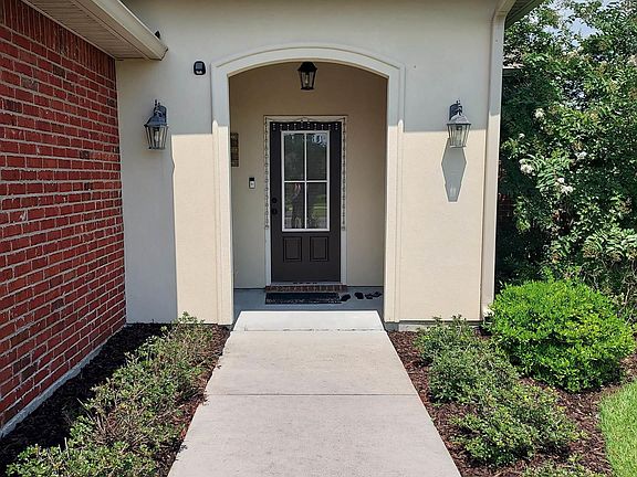 2nd image of 18328 Crows Nest Dr