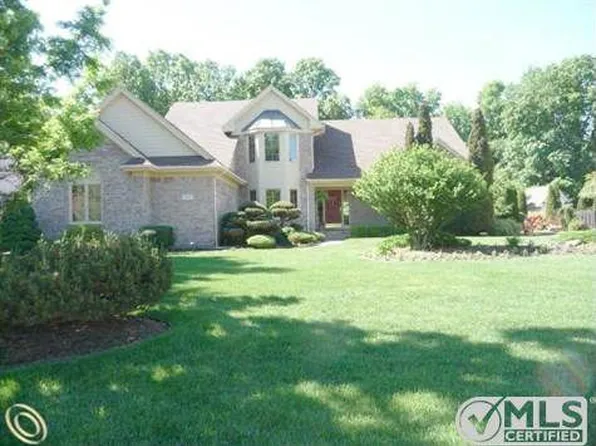 7837 Oak River Dr #12, Grosse Ile, MI 48138