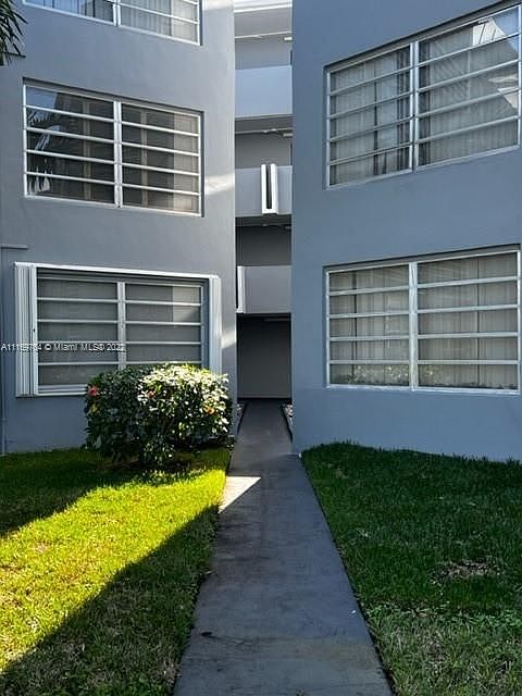 1st image of 1601 NE 191st St APT 403B