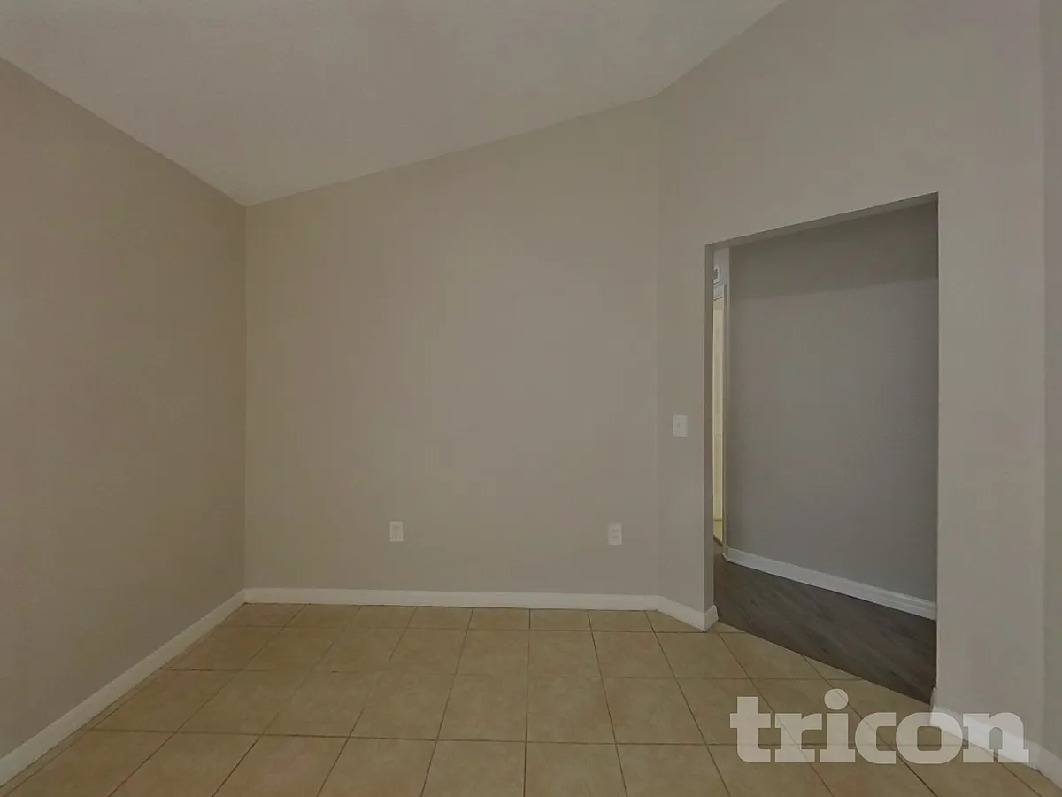 Building Photo - 810 Ognon Ct
